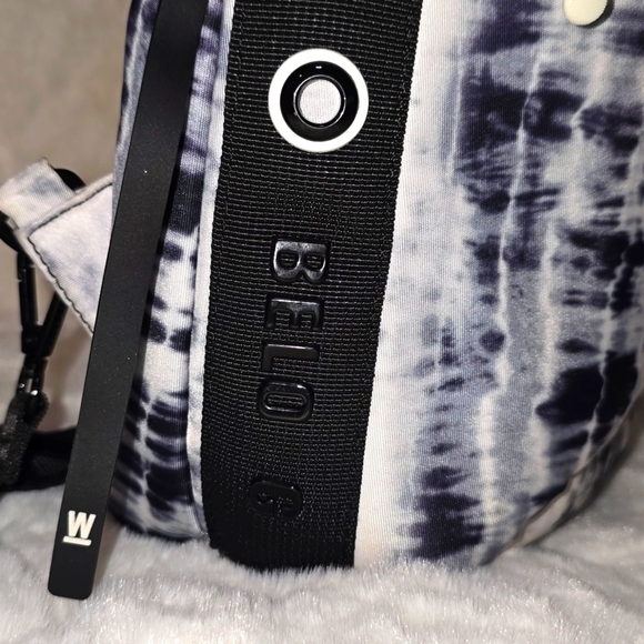 Like Dreams Tie-Dye Slingpack - Picture 7 of 16